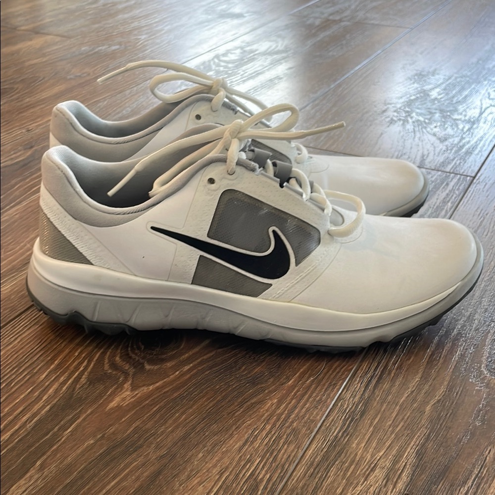 Nike women’s white and Gray golf Shoes